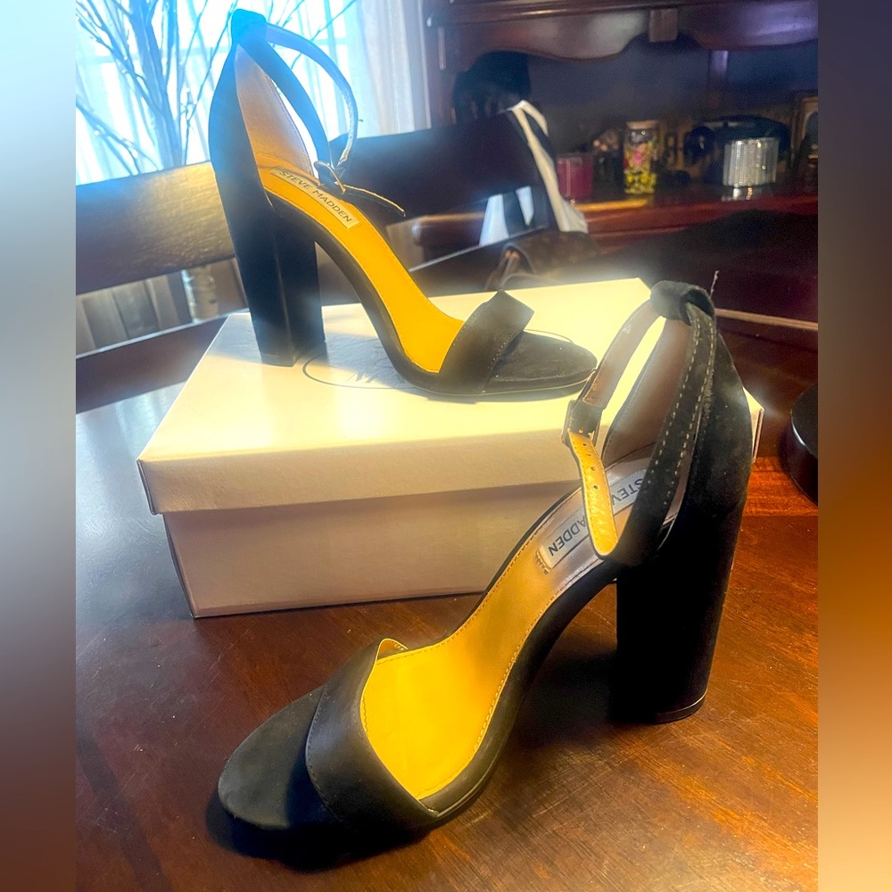 Size 8, Steve Madden, Black Suede Pumps